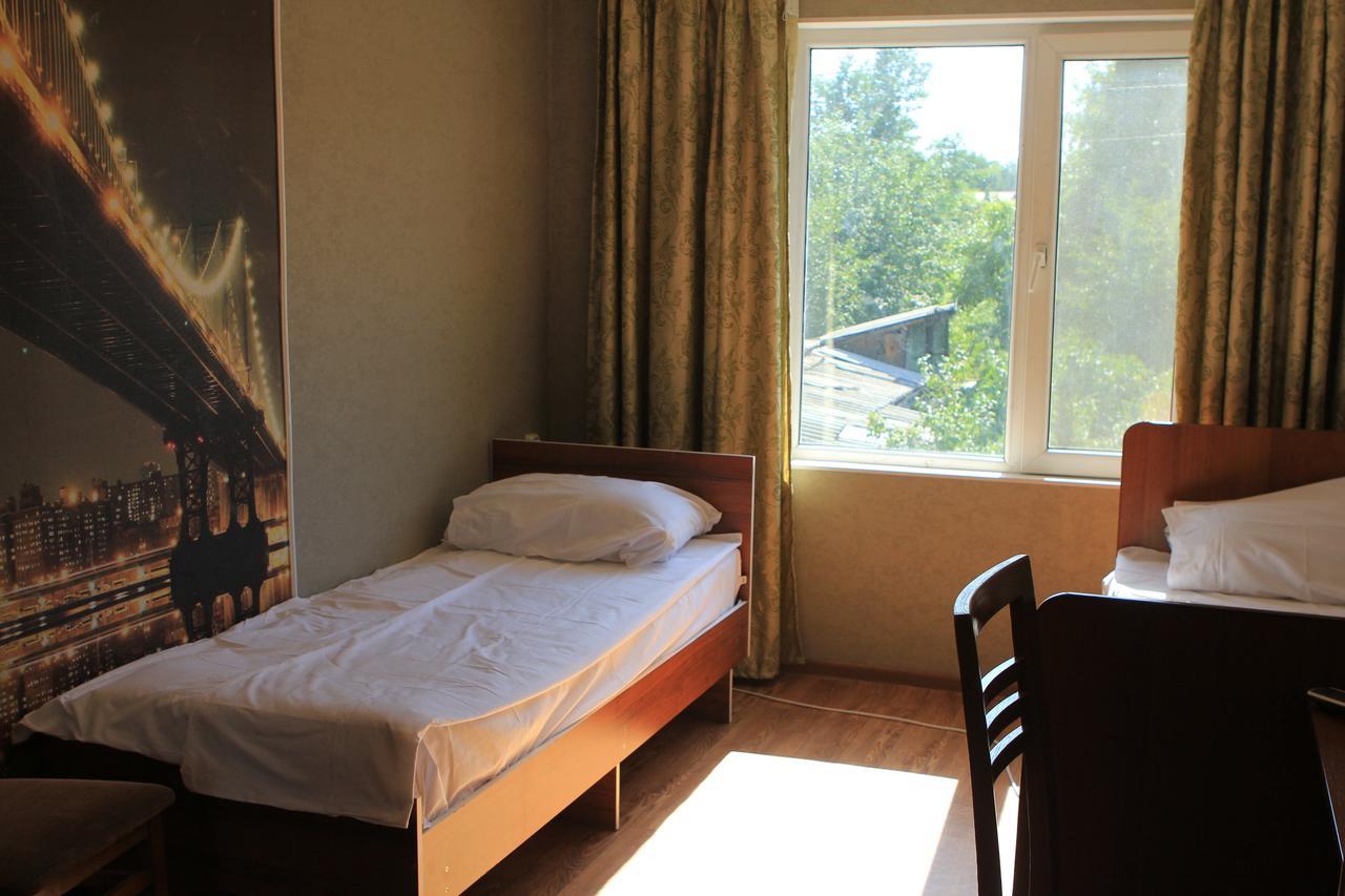 Holiday Hostel House Bishkek Exterior photo
