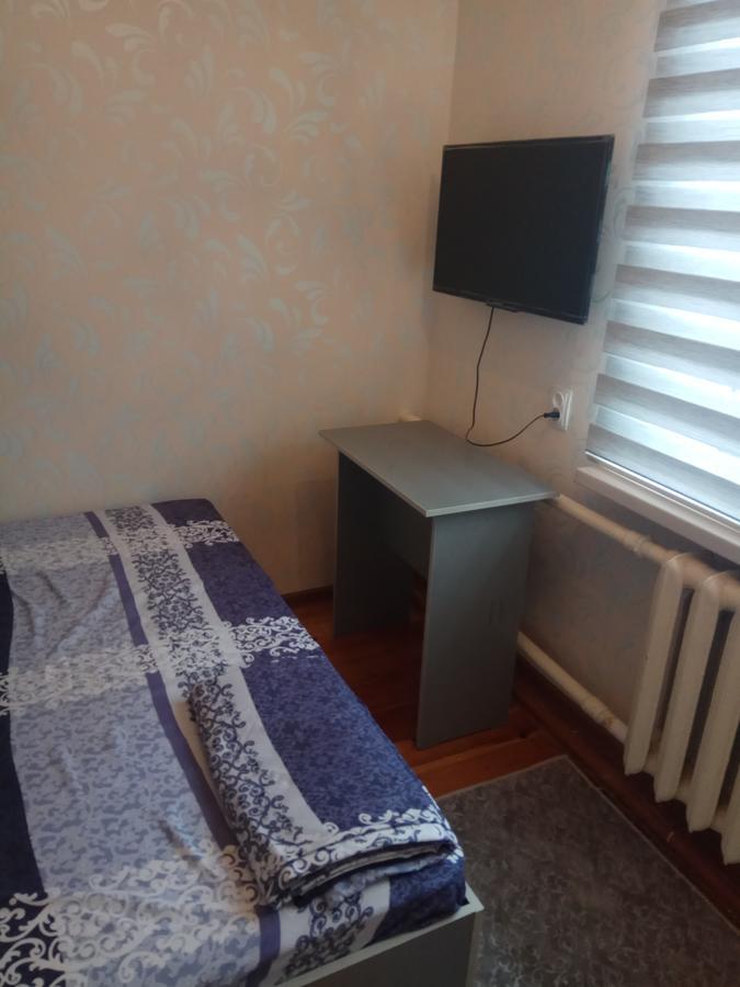 Holiday Hostel House Bishkek Exterior photo