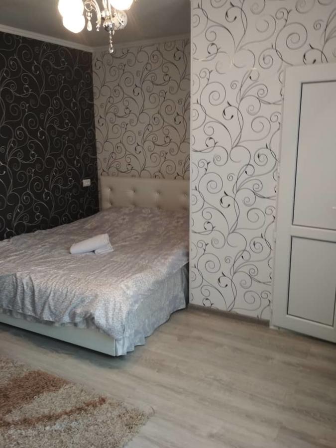 Holiday Hostel House Bishkek Exterior photo